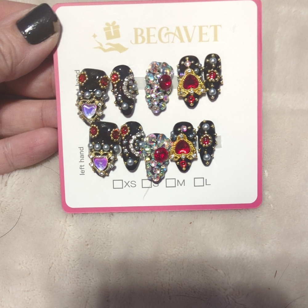 Black and Red Decorative Nail Set